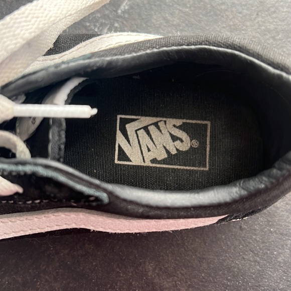 Vans - Picture 2 of 3
